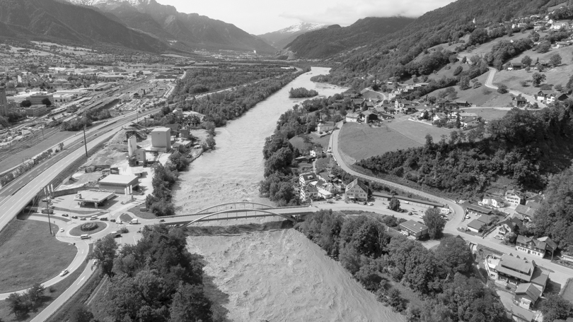 Rhein hochstand Tardisbrücke bei Mastrils